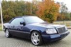 Mercedes-Benz E-Klasse 200-500 200 CE E-Klasse NETTE ORIGINE, Auto's, Oldtimers, Automaat, Achterwielaandrijving, Cabriolet, Blauw