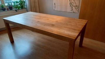 Teakhouten eettafel beschikbaar voor biedingen