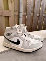Air Jordan 1 Mid Light Smoke Grey Black maat 39, Kleding | Heren, Schoenen, Zwart, Ophalen of Verzenden, Nike Air Jordan, Sneakers of Gympen