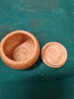 mandje met deksel riet, Huis en Inrichting, Woonaccessoires | Schalen en Manden, Ophalen of Verzenden, 'T Olde Gre-j, Info@toldegrej.nl