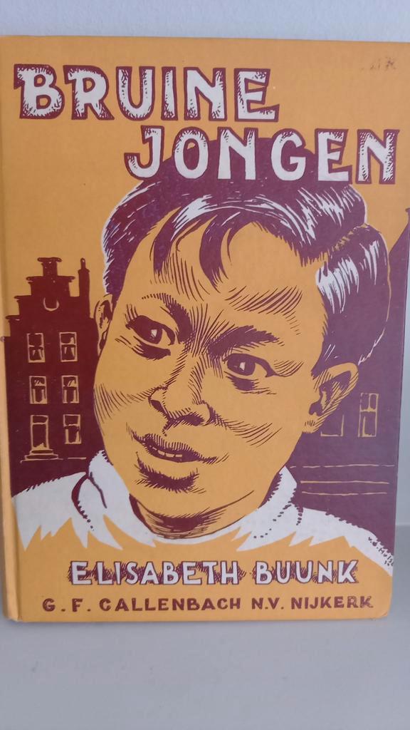 Bruine Jongen - Elisabeth Buunk, Boeken, Kinderboeken | Jeugd | onder 10 jaar, Gelezen, Fictie algemeen, Ophalen of Verzenden