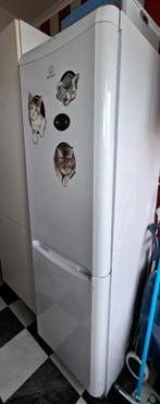 Goedwerkende Koel-vriescombinatie!, Witgoed en Apparatuur, Koelkasten en IJskasten, Ophalen, Zo goed als nieuw, Met vriesvak