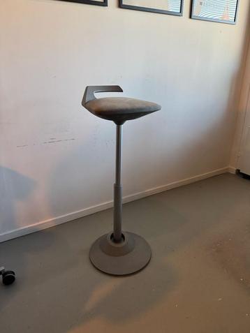 Muvman Zit Sta bureau stoel (zithoogte 60 - 93 cm) beschikbaar voor biedingen