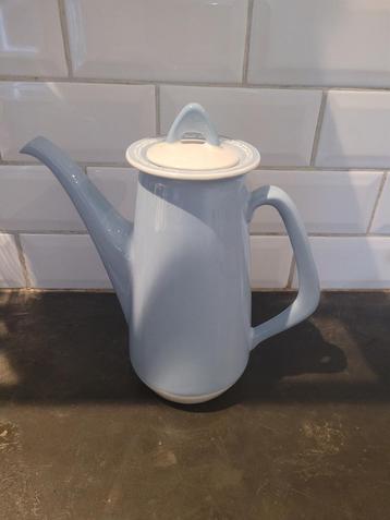 vintage theepot beschikbaar voor biedingen