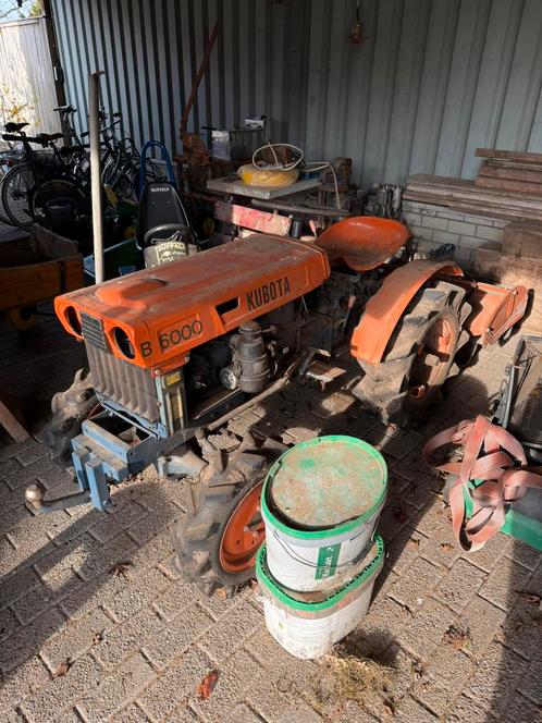 Kubota b6000 met frees en ploeg, Tuin en Terras, Zitmaaiers, Gebruikt, Ophalen