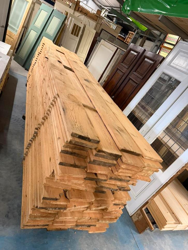 105m2 grenen planken gezaagd uit oude gebinten., Doe-het-zelf en Verbouw, Hout en Planken, Gebruikt, Plank, Grenen, 300 cm of meer