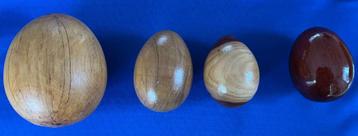 4 Houten eieren beschikbaar voor biedingen