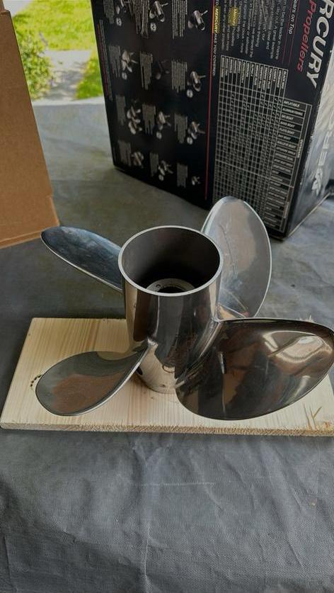 Mercury Trophy plus 19p rvs schroef, Watersport en Boten, Bootonderdelen, Zo goed als nieuw, Motor en Techniek, Motorboot, Ophalen of Verzenden