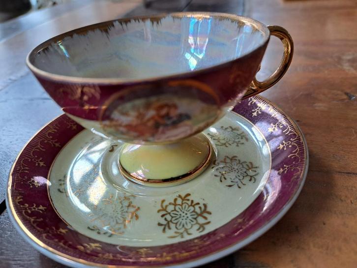 Versailles Theekop en Schotel met Romantisch Tafereel, Antiek en Kunst, Antiek | Servies los, Ophalen