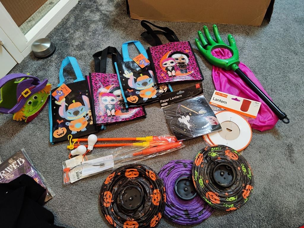 halloween loopset lampion tasjes etc, Ophalen of Verzenden, Nieuw, Versiering, Halloween of Griezel