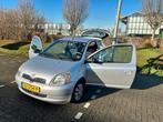 Toyota yaris zilver/grijs uit 2004, 31 €/maand, 400 kg, Handgeschakeld, Yaris