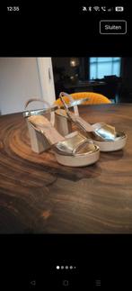 Unisa pumps met blokhak, Pumps, Overige kleuren, Ophalen of Verzenden, Zo goed als nieuw