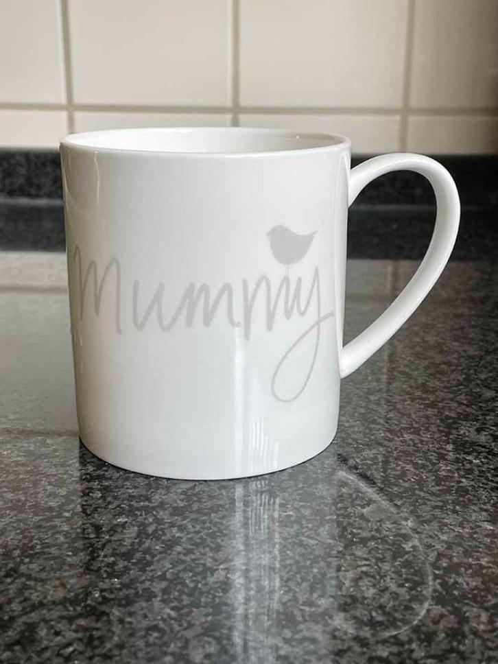 More at M&S Mummy Porselein Beker Mok - Nieuw, Huis en Inrichting, Keuken | Servies, Nieuw, Kop(pen) en/of Schotel(s), Overige stijlen