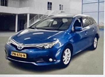 Toyota Auris Touring Sports 1.8 Hybrid Dynamic I AIRCO I CRU beschikbaar voor biedingen