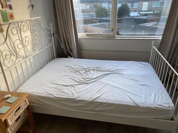 wit bedframe ikea (incl lattenbodem excl matras) - afbeelding 7