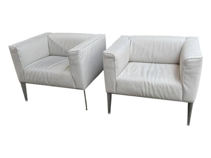 2x Arper Sean by Jean Marie Massaud, Huis en Inrichting, Fauteuils, Zo goed als nieuw, Leer, 50 tot 75 cm, Ophalen of Verzenden