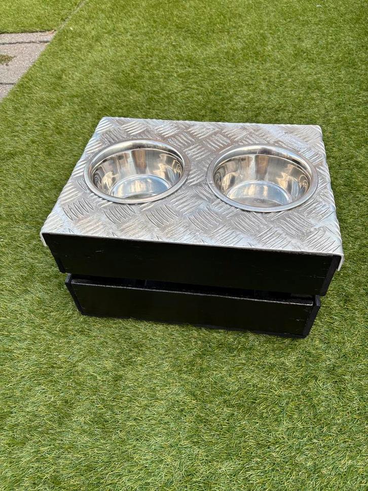 Voer en drinkbak voor hond, Dieren en Toebehoren, Hondenvoerbakken en Drinkbakken, Zo goed als nieuw, Ophalen