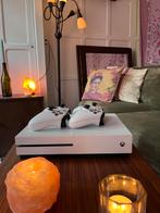 Xbox One S 500GB + 2 controlers, Ophalen, 500 GB, Met 2 controllers, Xbox One S