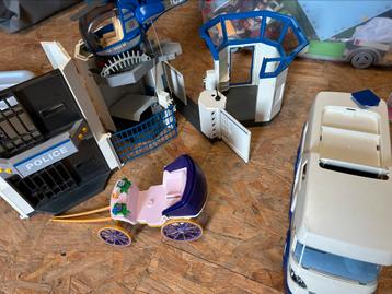 Doos vol playmobil: politiebureau en prinsessenkasteel oa beschikbaar voor biedingen