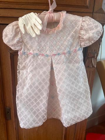Vintage Roze Jurkje met Handschoentjes beschikbaar voor biedingen