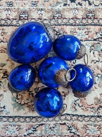 Kobaltblauwe, glazen (kerst)ballen / heksenbollen beschikbaar voor biedingen