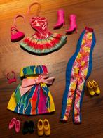 3 setjes barbie kleding incl. schoenen, ketting, tasjes, Ophalen of Verzenden, Gebruikt, Barbie