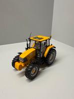 UH mccormick mc 115 limited edition, Ophalen of Verzenden, Gebruikt, Tractor of Landbouw, Universal Hobbies