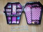 Monster high kleding kast BIEDEN MAG ALTIJD, Ophalen of Verzenden, Zo goed als nieuw, Barbie