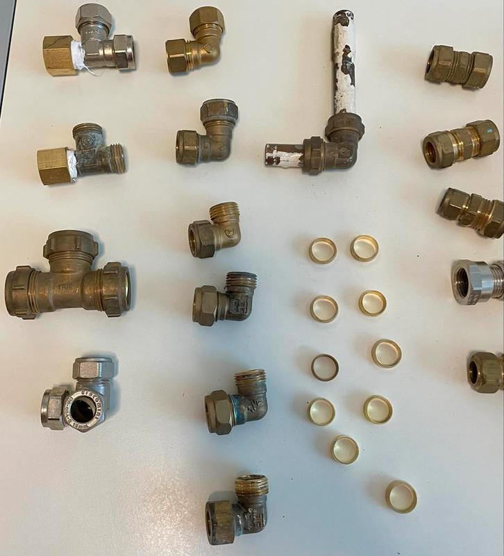 Diverse Knelkoppelingen - 15mm, 22mm, RVS, Doe-het-zelf en Verbouw, Buizen en Afvoer, Gebruikt, Overige typen, Overige materialen