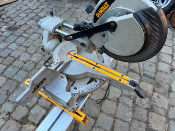 Dewalt afkortzaag dw712-qs met onderstel  beschikbaar voor biedingen