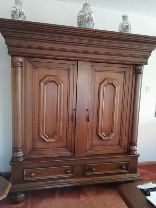 Massief eiken kast uniek exenplaar, Antiek en Kunst, Antiek | Meubels | Kasten, Ophalen