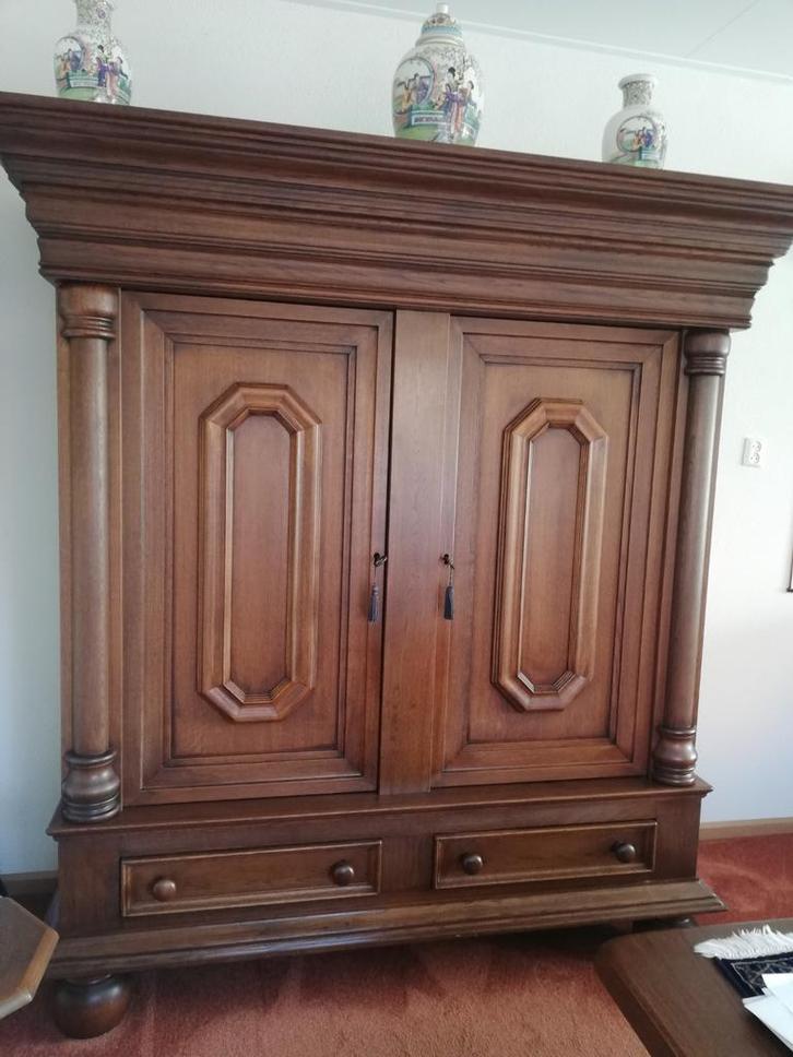 Massief eiken kast uniek exenplaar, Antiek en Kunst, Antiek | Meubels | Kasten, Ophalen