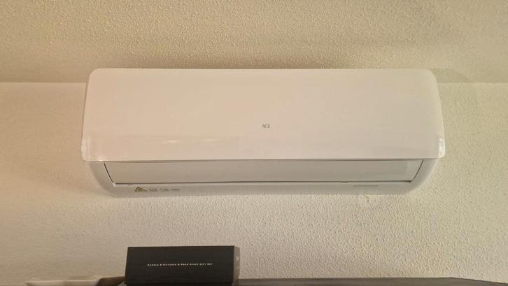 2 Airco's - Binnen- en Buitenunit, Witgoed en Apparatuur, Airco's, Gebruikt, Wandairco, 60 tot 100 m³, 3 snelheden of meer, Koelen en Ontvochtigen