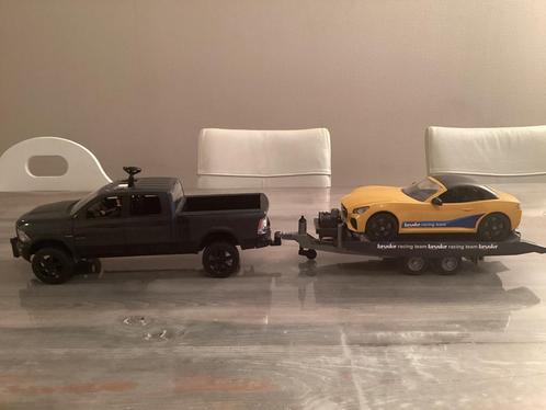 Bruder Dodge RAM 2500 Power Wagon met Racing Team Roadster, Kinderen en Baby's, Speelgoed | Speelgoedvoertuigen, Zo goed als nieuw