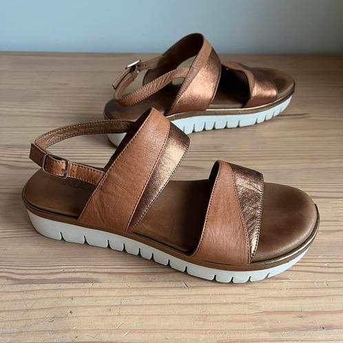 Inuovo sandalen brons maat 37 brons, Kleding | Dames, Schoenen, Gedragen, Sandalen of Muiltjes, Overige kleuren, Ophalen of Verzenden