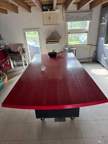 Massieve handgemaakte eetkamertafel – uniek stuk! beschikbaar voor biedingen