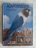 AGAPORNISSEN en hun kleurmutaties in woord en beeld door Ria, Ophalen of Verzenden, Zo goed als nieuw, Vogels