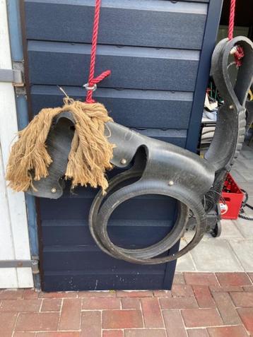 paardenschommel beschikbaar voor biedingen