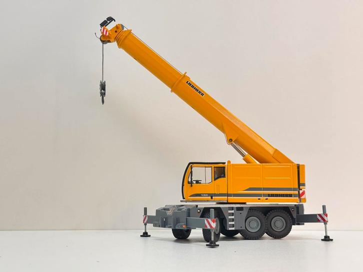Liebherr LTC 1055 - Conrad, Hobby en Vrije tijd, Modelauto's | 1:50, Zo goed als nieuw, Hijskraan, Tractor of Landbouw, Conrad