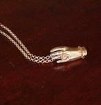 Zilveren 'Helping Hand' Collier met Toermalijn, Sieraden, Tassen en Uiterlijk, Kettingen, Ophalen, Nieuw, Roze, Met edelsteen