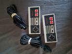 Nintendo NES controllers, Spelcomputers en Games, Spelcomputers | Nintendo NES, Ophalen of Verzenden, Gebruikt, Met 2 controllers