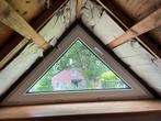 Driehoekig kunststof kozijn incl dubbelglas met kiepstand, Doe-het-zelf en Verbouw, Glas en Ramen, Ophalen, Zo goed als nieuw