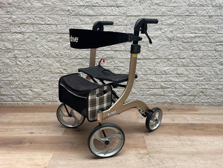Rollator lichtgewicht Drive Nitro Small met tas en rugsteun, Diversen, Rollators, Zo goed als nieuw, Lichtgewicht, Opvouwbaar