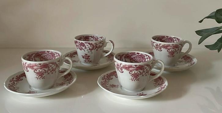 4 Villeroy & Boch Valeria rood koffiekop en schotels, Huis en Inrichting, Keuken | Servies, Zo goed als nieuw, Kop(pen) en/of Schotel(s)