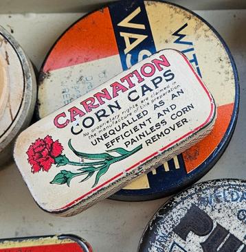 Oude Medicijnblikjes en 2 doosjes Collectie beschikbaar voor biedingen