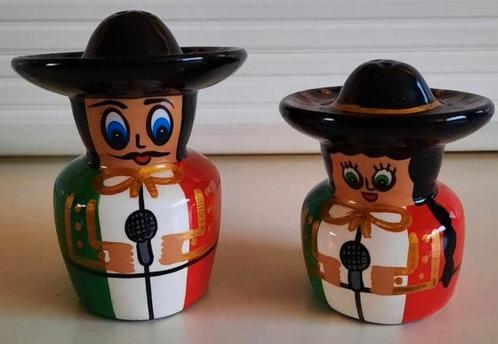 Mexicaanse man en vrouw aardewerk peper en zout stel, Verzamelen, Beelden en Beeldjes, Zo goed als nieuw, Mens, Ophalen of Verzenden