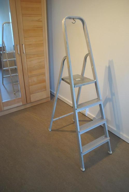 Trap, 4 treden, Doe-het-zelf en Verbouw, Ladders en Trappen, Gebruikt, Trap, Minder dan 2 meter, Opvouwbaar of Inschuifbaar, Ophalen