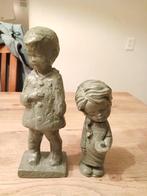 Jongen meisje bij meisje staat een S, Verzamelen, Beelden en Beeldjes, Ophalen of Verzenden, Zo goed als nieuw