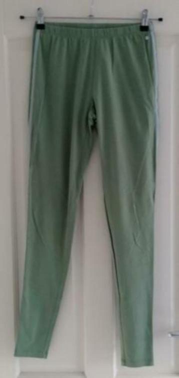 Sandwich groene sportieve legging + witte bies mt S nr 37447