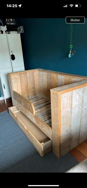 Steigerhouten juniorbed incl matras en beddengoed beschikbaar voor biedingen
